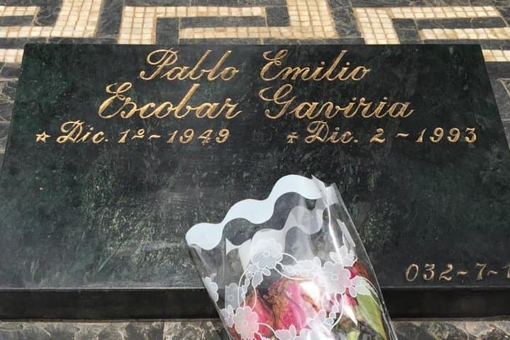 Medellín Escobar Tour: A Factual Walk Through Places and History photo 2