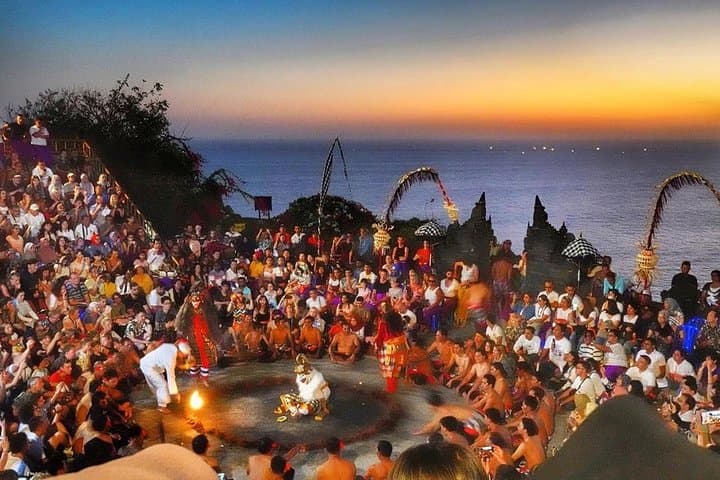 Uluwatu Sunset Tour: Kecak Dance, Cliff-Top Temple & Jimbaran Seafood Dinner