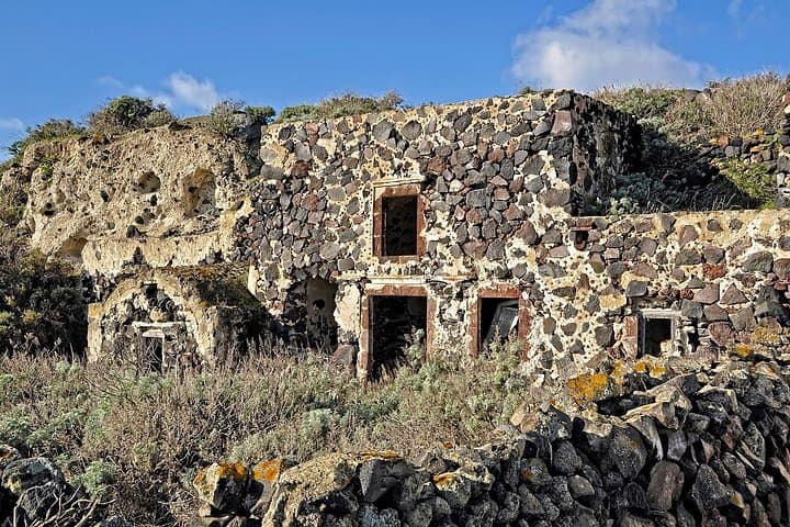 Thirassia Island Private Day Trip from Santorini: Boat Transfer, Village Walk & Lunch photo 3