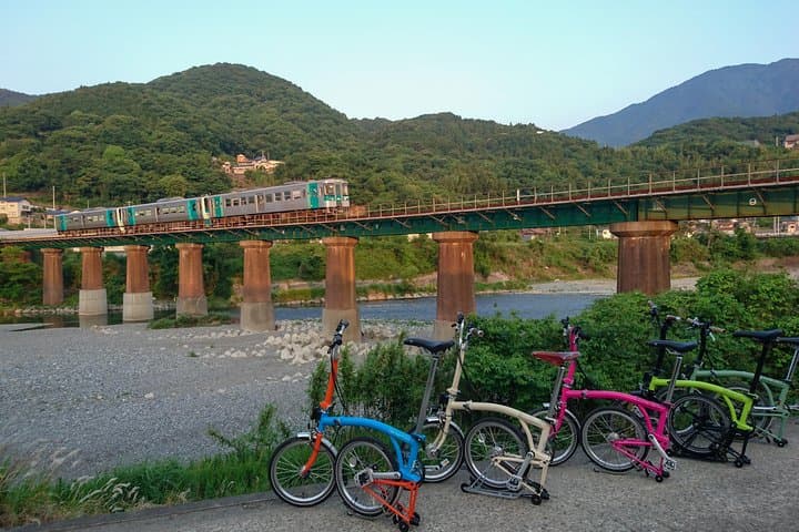 Brompton Slow Ride Along Anabuki River: Downhill Cycling in Tokushima photo 5