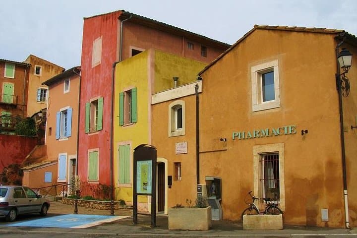 Half-Day Luberon Tour from Avignon — Roussillon, Lacoste & Gordes photo 6
