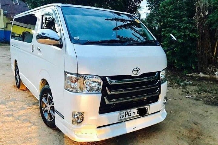 Chauffeured Luxury Cars in Kandy, Sri Lanka — Private Driver Tours photo 2