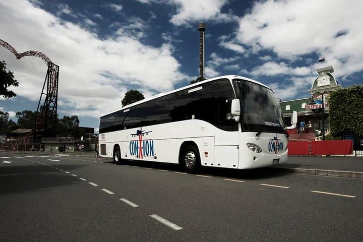 Gold Coast Hotels to Theme Parks Shuttle — Easy Transfers to Dreamworld, Sea World & Movie World