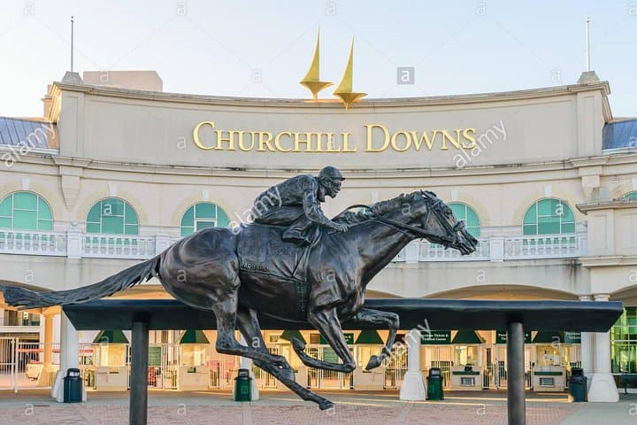 Bourbon & Derby: Makers Mark, Buffalo Trace and Churchill Downs Day Tour photo 2