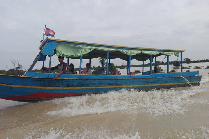 3-Day Angkor, Kulen Waterfall & Tonle Sap Lake Temple Tour photo 4