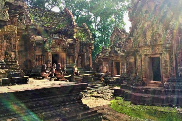 Banteay Srei & Tonle Sap Day Tour — Temples, Lunch, and Floating Villages from Siem Reap photo 1
