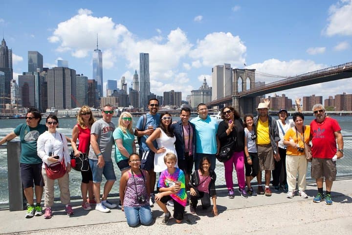 Crossing the Brooklyn Bridge: DUMBO Neighborhood Walking Tour from Manhattan