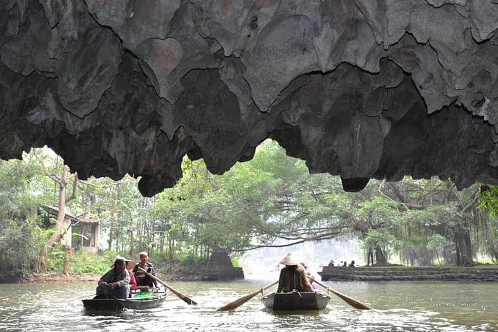 Hoa Lu & Tam Coc Day Tour: Ancient Capital, Ngo Dong Boat Ride & Buffet Lunch photo 4