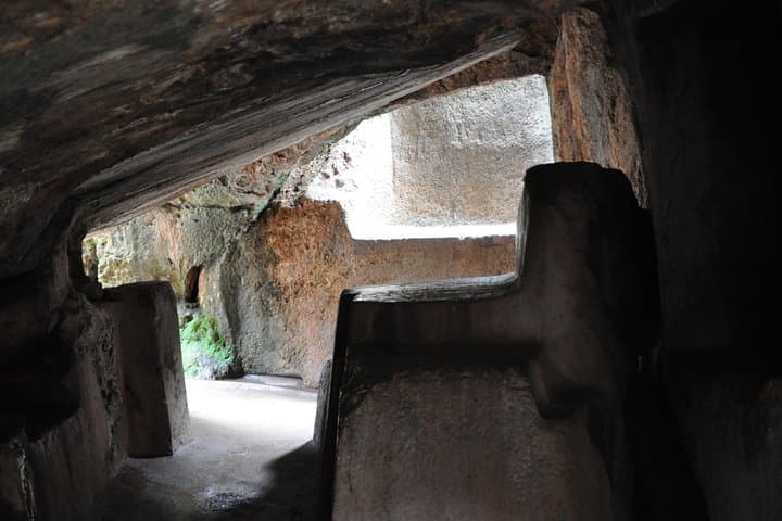 Cusco Historical Outskirts Day Hike: Tambomachay, Qenqo & Sacsayhuaman photo 5
