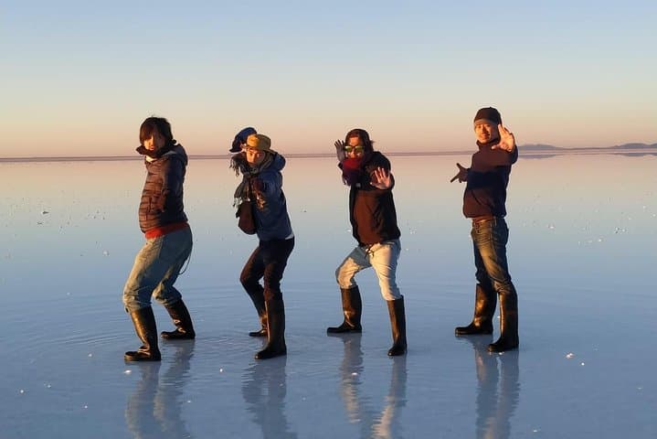 Stargazing and Sunrise on the Salar de Uyuni: Early-Morning Stars+Sunrise Tour (English Guide) photo 3