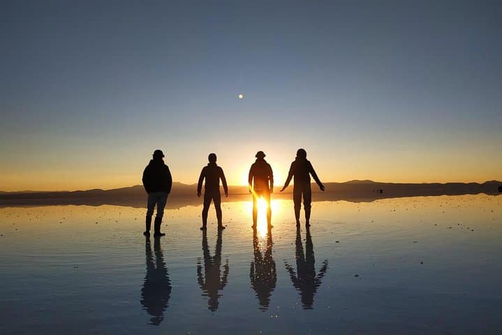 Stargazing and Sunrise on the Salar de Uyuni: Early-Morning Stars+Sunrise Tour (English Guide) photo 5