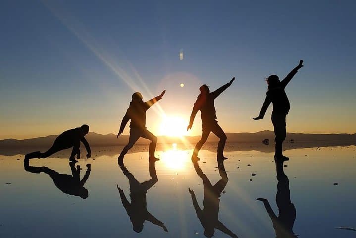 Stargazing and Sunrise on the Salar de Uyuni: Early-Morning Stars+Sunrise Tour (English Guide)