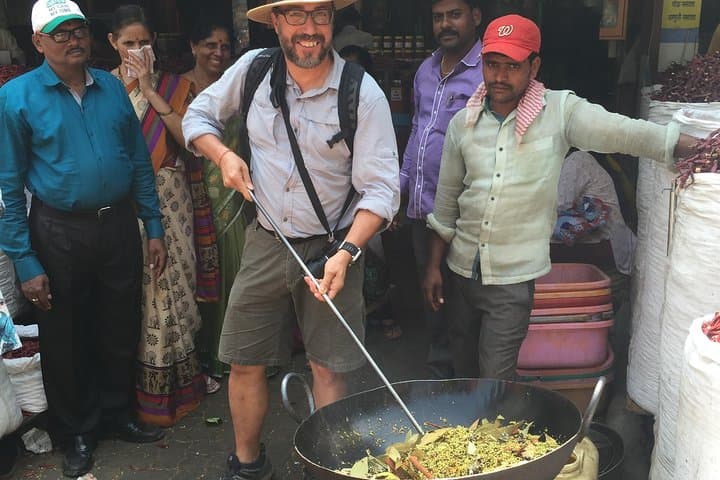 Mumbai Spice Markets & Chor Bazaar Walking Tour — Guided Lalbaug Market Experience photo 3
