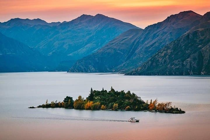 Ruby Island Cruise and Walk: 1-Hour Scenic Lake Wanaka Boat Tour photo 4