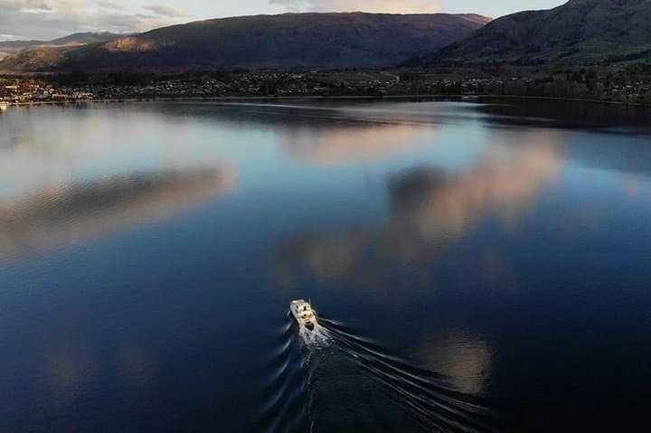 Wanaka Evening Cruise: 1-Hour Wine & Cheese on Lake Wanaka photo 5