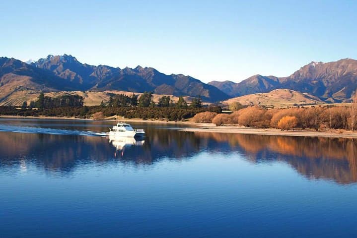 Wanaka Evening Cruise: 1-Hour Wine & Cheese on Lake Wanaka photo 6