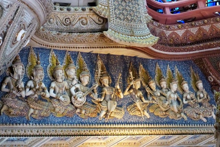 Explore Bangkok’s Erawan Museum: The Three‑Headed Elephant, Artifacts & Garden Walk photo 4