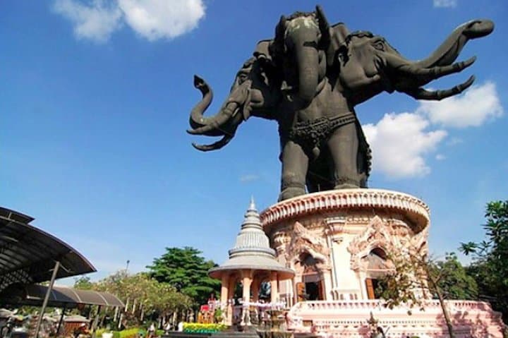 Explore Bangkok’s Erawan Museum: The Three‑Headed Elephant, Artifacts & Garden Walk