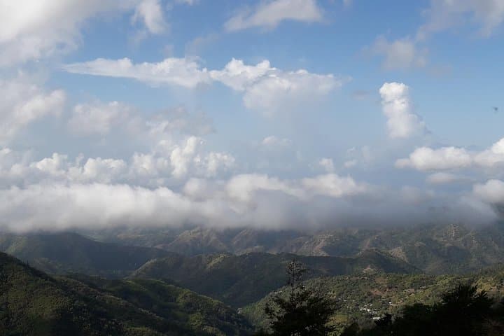 Blue Mountain Guided Nature Tour from Kingston — Waterfalls, Barracks & Cloud Forest Views photo 3