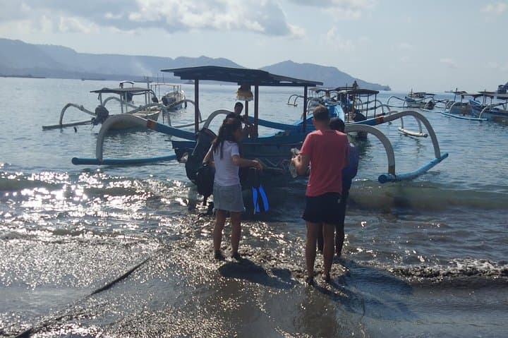 Blue Lagoon Snorkeling, Tegenungan Waterfall & Batuan Temple — All-Inclusive Day Tour photo 2