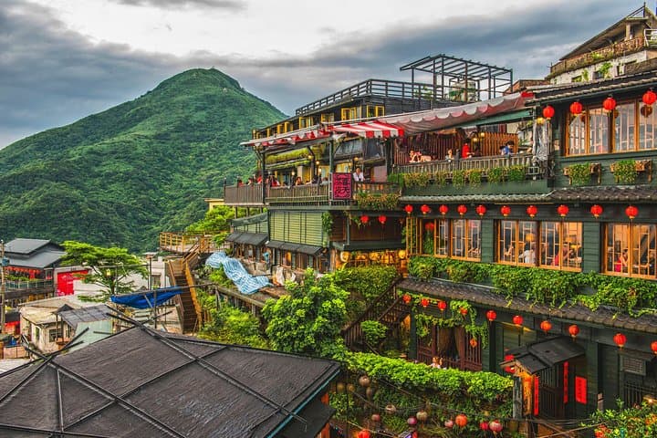 Jiufen and Pingxi Day Tour: Lanterns, Waterfalls & Golden Coast photo 2