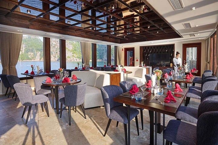 Luxurious Ha Long Bay & Lan Ha Bay One-Day Cruise on JadeSails photo 5
