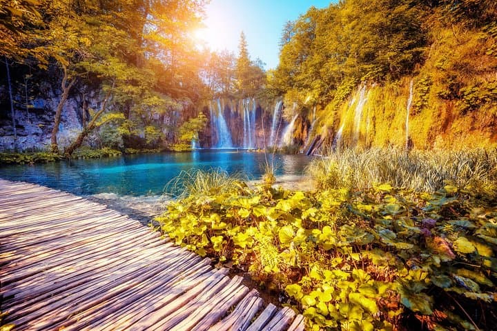 One-Day Private Tour to Plitvice Lakes from Zadar with Zagreb Drop-Off