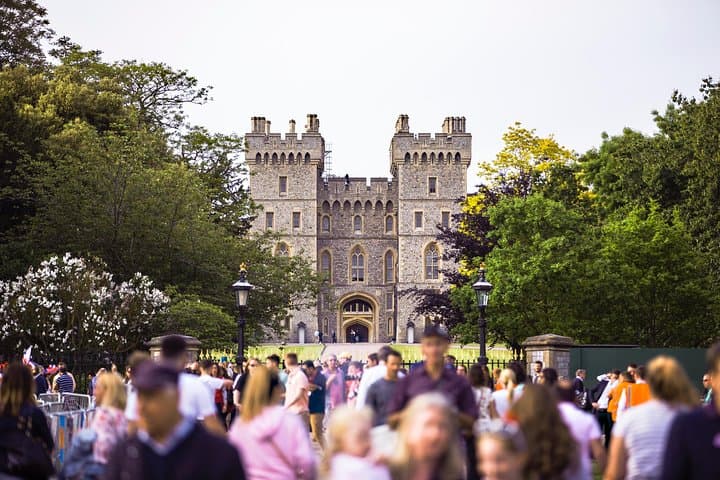 Independent Windsor Day Trip from London with Private Driver