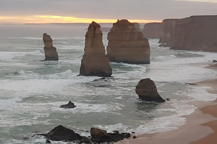 Private Express to the 12 Apostles: Great Ocean Road Highlights in a Day