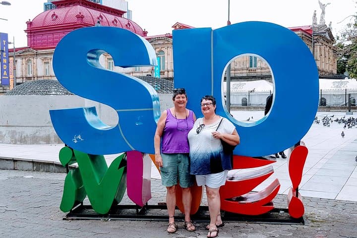San José Walking Tour: Insider Spots & City Highlights