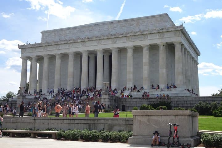 Self-Guided Washington DC Monuments Scavenger Hunt — National Mall Walking Tour