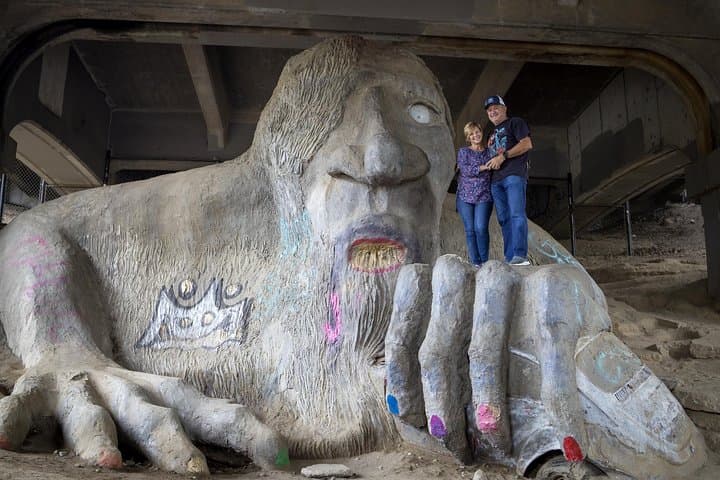 Private Seattle City Highlights Tour: Pike Place, Space Needle & Ballard Locks