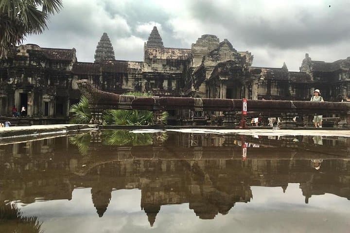 3-Day VIP Angkor Wat Sunrise Tour: Angkor Thom, Ta Prohm & Tonle Sap photo 3