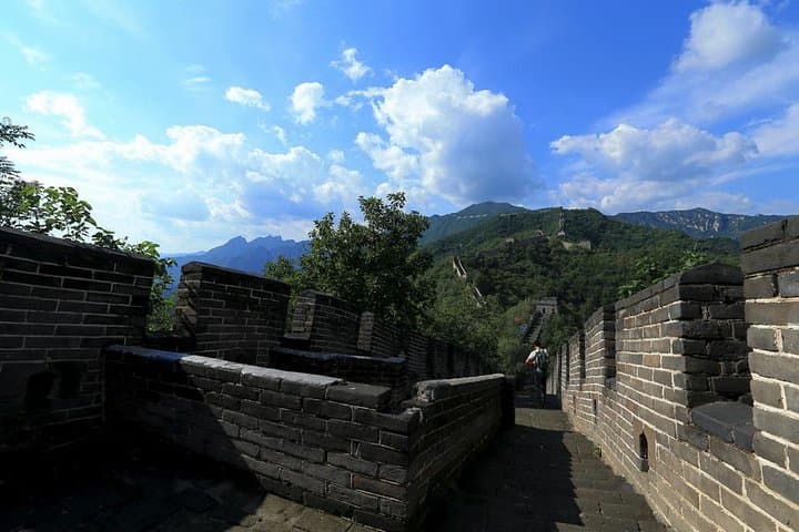 Mutianyu Great Wall Day Hike from Beijing: Bus Tour with Guide photo 3