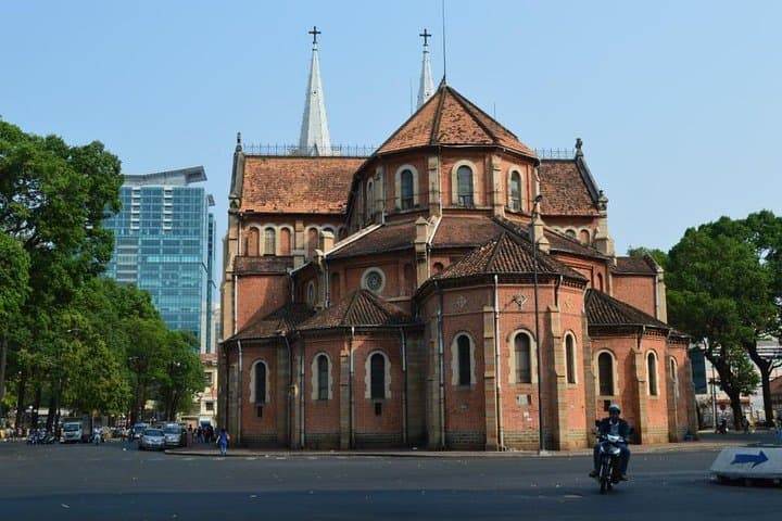 Vietnam Highlights: South-to-North 10-Day Cultural & Scenic Journey photo 3