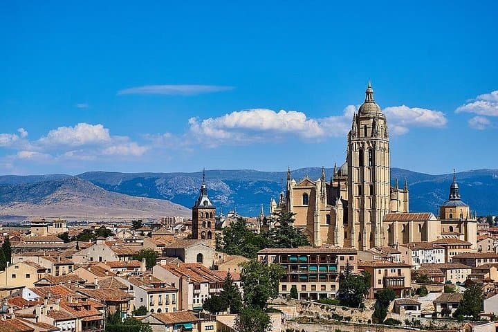 Segovia Private Walking Tour: Aqueduct, Cathedral & Alcázar in 3 Hours photo 3