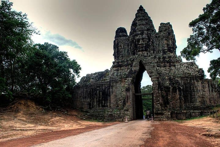 Sunrise at Angkor Wat: Guided Half-Day Tour to Angkor Wat, Bayon & Ta Prohm photo 3