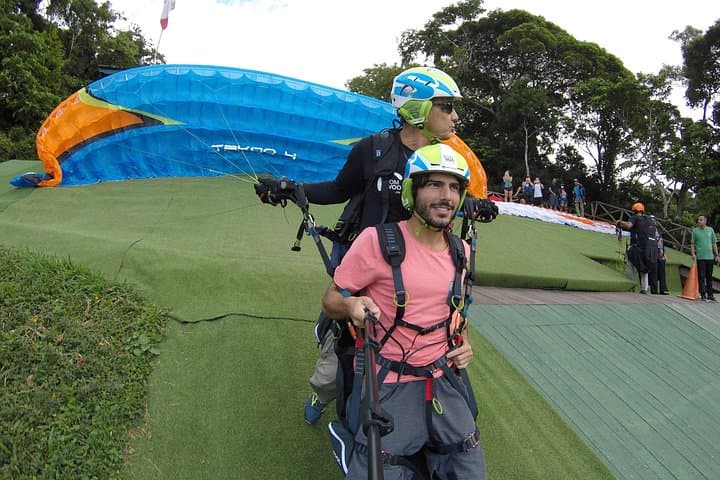 Paragliding Pedra Bonita: Tandem Flights Over Rio de Janeiro