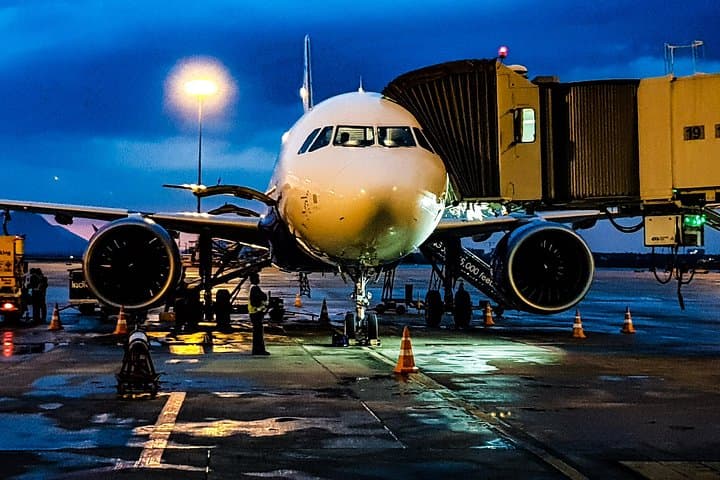 Cape Town Airport Transfer: Private Door-to-Door Pickup with Wi‑Fi & Child Seats