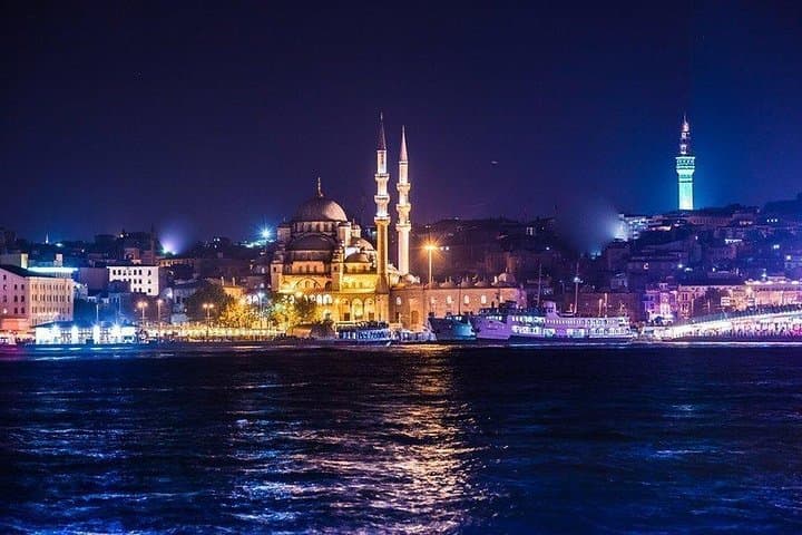 Glamorous Bosphorus Dinner Cruise: Istanbul Night Cruise with Live Show photo 5
