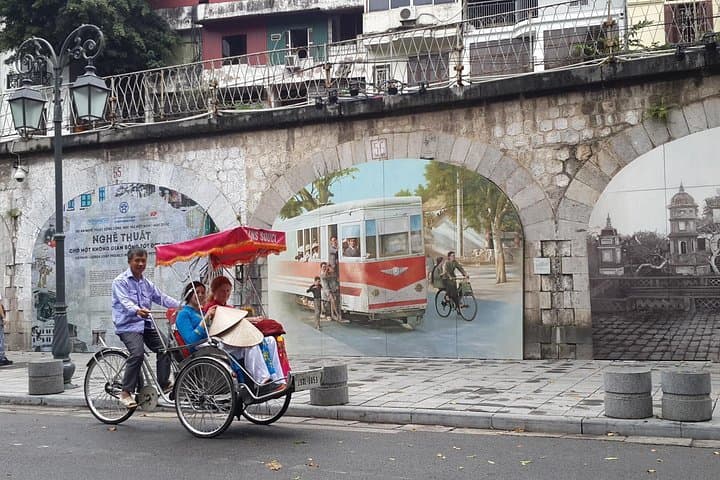 Hanoi Cultural Discovery: 5-in-1 Old Quarter Walking, Cyclo & Food Tour photo 3
