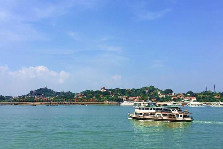 Flexible Private Xiamen Layover Tour - Gulangyu, Nanputuo & Huli Fort with Meal photo 4