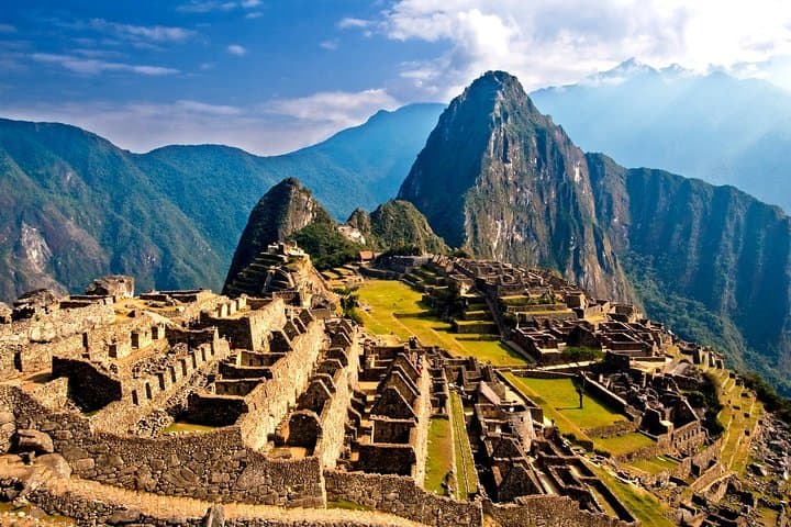 Cusco and Manu 8-Day Adventure: Machu Picchu, Sacred Valley & Amazon Lodge
