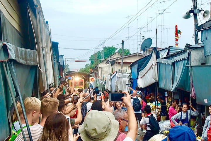 Damnoen Saduak & Mae Klong to Erawan: Floating Market, Railway Market and River Kwai Private Day Tour photo 2