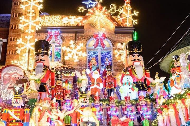 NYC Private Holiday Lights Tour — Dyker Heights & Brooklyn Bridge Park by Limo photo 1