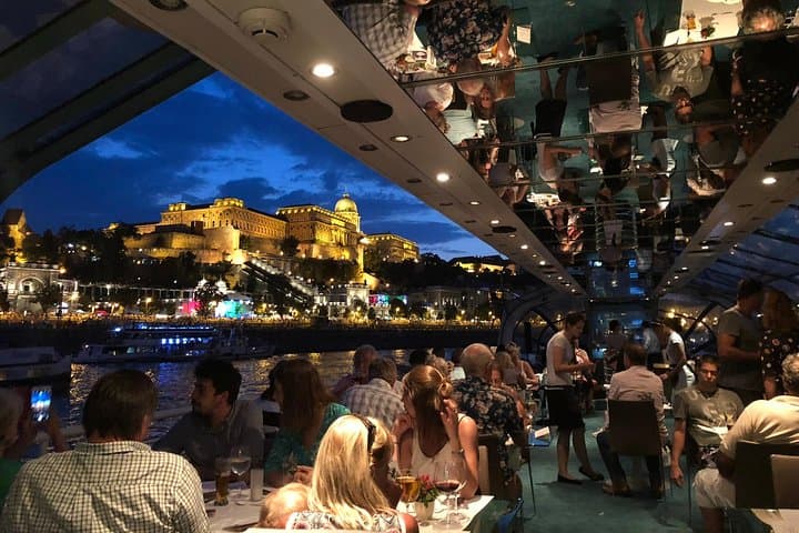 Budapest Danube Candlelit Dinner Cruise with Live Music