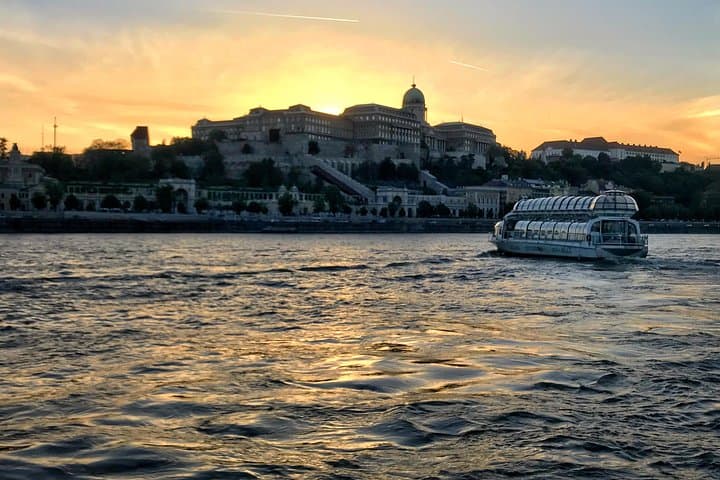 Budapest Danube Candlelit Dinner Cruise with Live Music photo 6