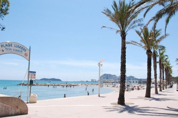 Electric Scooter Rental in La Ciotat — 24‑Hour Trottilib Scooter Guide photo 3