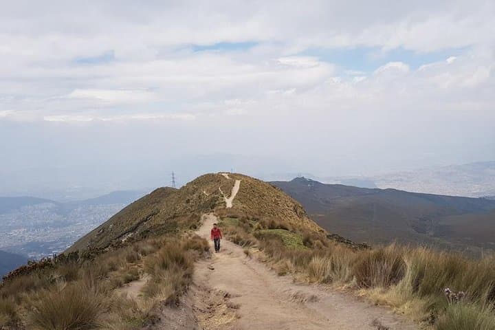 Quito Cable Car & Rucu Pichincha Trek: Cruz Loma to 4,784 m Summit photo 4