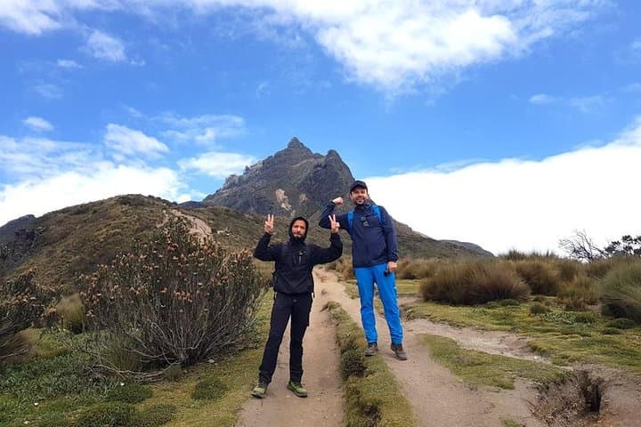 Quito Cable Car & Rucu Pichincha Trek: Cruz Loma to 4,784 m Summit photo 2